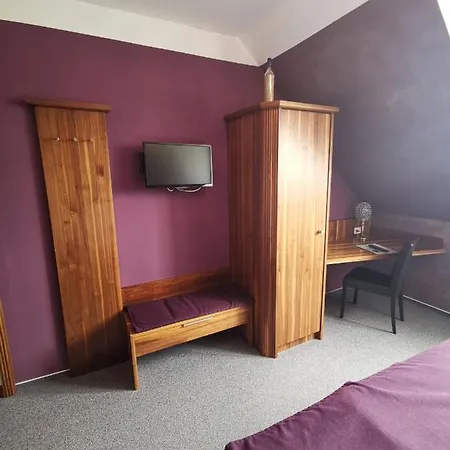 Bio-weingut, Gaestehaus Und Kraeuterhof 招待所