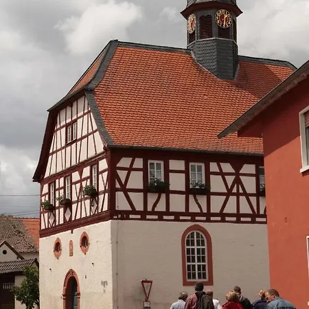 Bio-weingut, Gaestehaus Und Kraeuterhof 3*