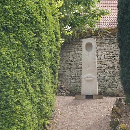 Bio-weingut, Gaestehaus Und Kraeuterhof *