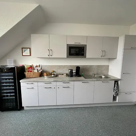 Bio-weingut, Gaestehaus Und Kraeuterhof 招待所 Flomborn