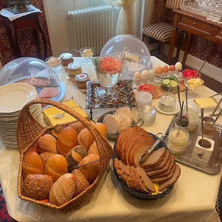 ゲストハウス Bio-weingut, Gaestehaus Und Kraeuterhof Flomborn