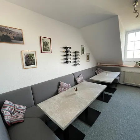 Bio-weingut, Gaestehaus Und Kraeuterhof 3*