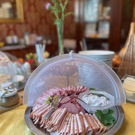 Bio-weingut, Gaestehaus Und Kraeuterhof Flomborn