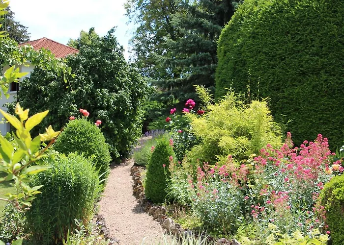 Bio-weingut, Gaestehaus Und Kraeuterhof Affittacamere Flomborn