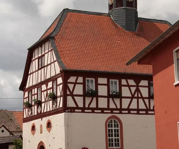 Bio-weingut, Gaestehaus Und Kraeuterhof 3*