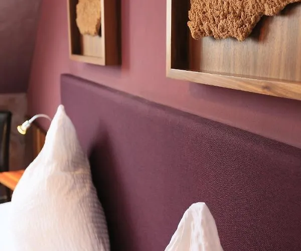 Bio-weingut, Gaestehaus Und Kraeuterhof 3* Flomborn