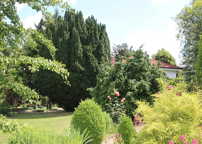 Affittacamere Bio-weingut, Gaestehaus Und Kraeuterhof Flomborn