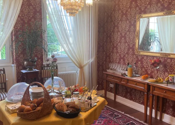 Bio-weingut, Gaestehaus Und Kraeuterhof 3*