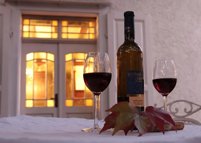 Bio-weingut, Gaestehaus Und Kraeuterhof Affittacamere 3*